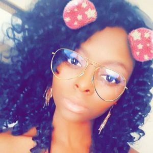 Meet your Posher, Vanessa